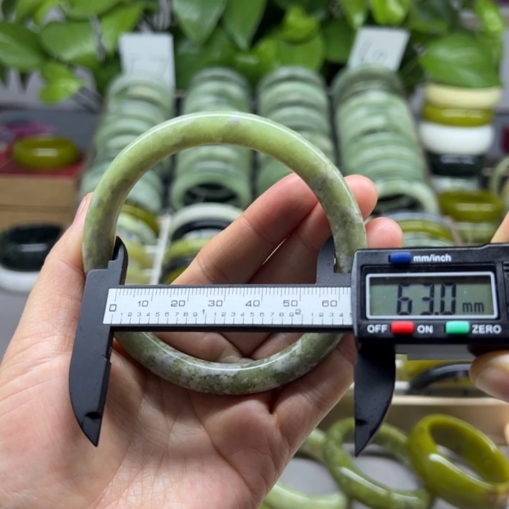 蛇纹石玉未镶嵌手镯6