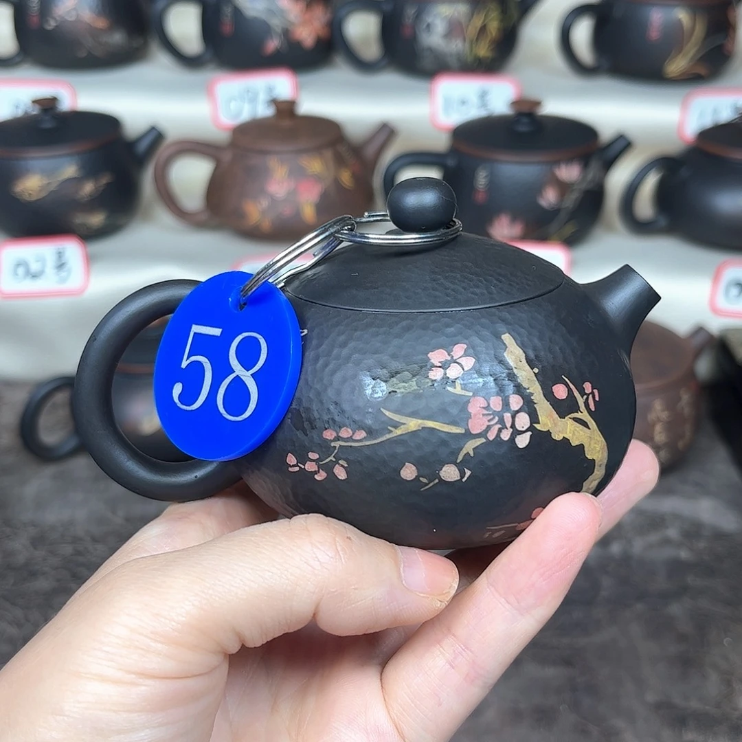 130毫升纯手工锤纹刻填西施壶