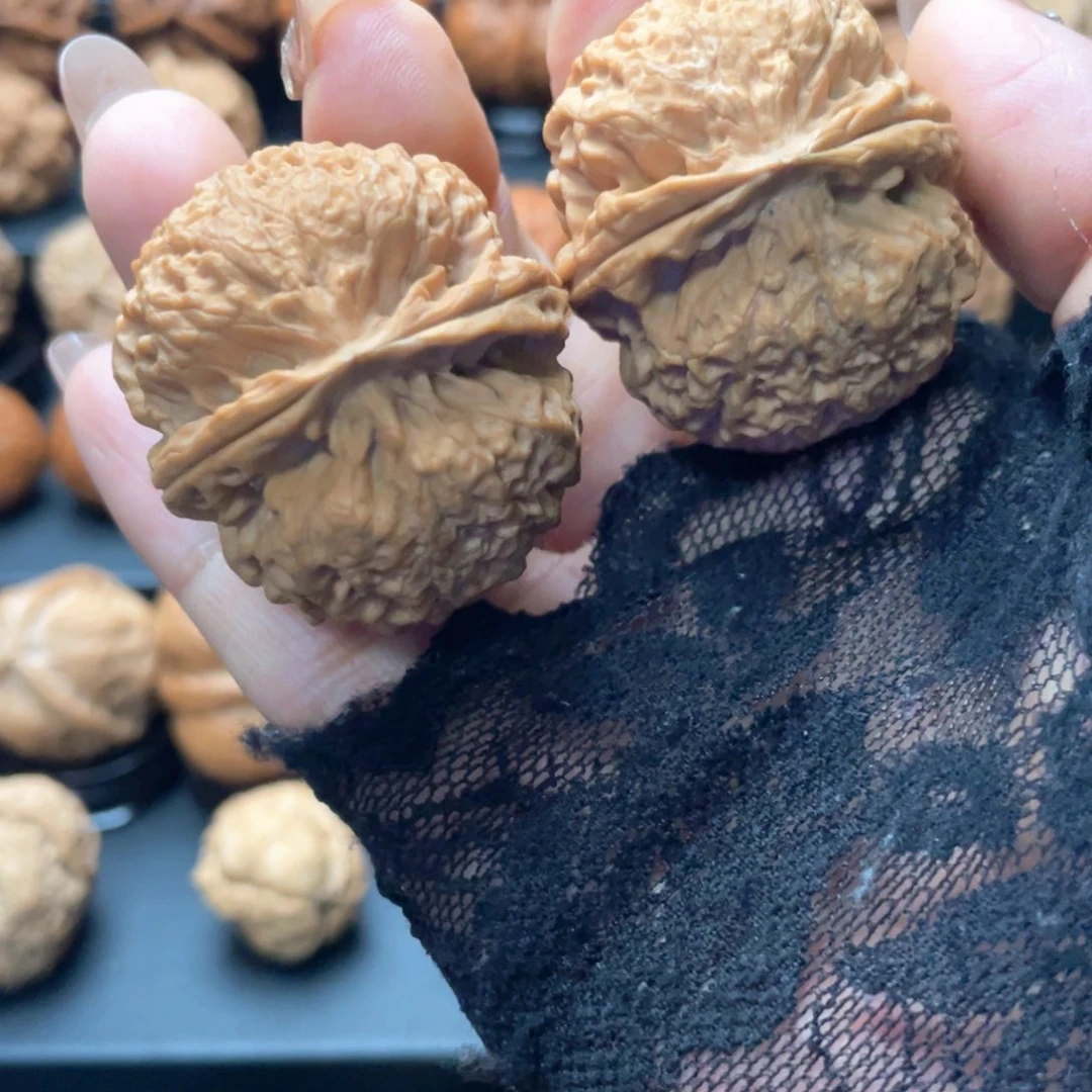 把件文玩核桃贴球球