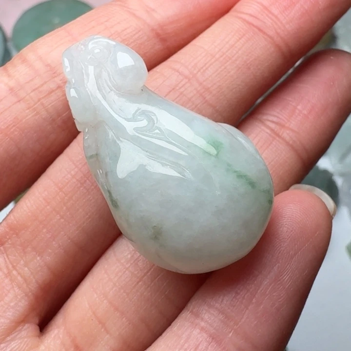 翡翠未镶嵌颈饰吊坠