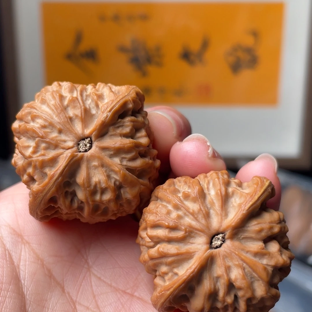 热***手文玩核桃吊坠全品39金牛