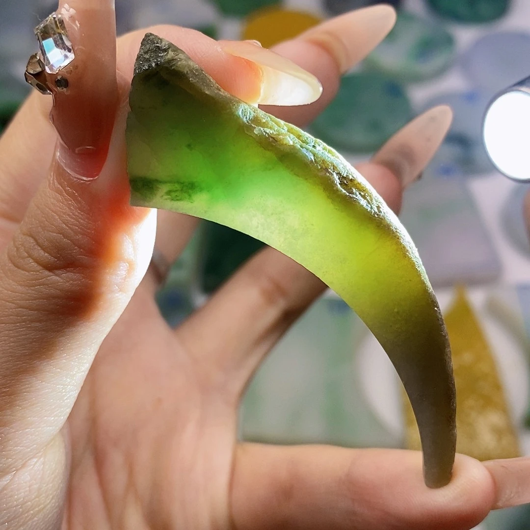 颈饰未镶嵌翡翠翡翠