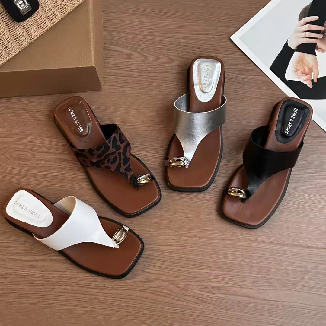 凉鞋女夏外穿女人字拖金属扣拖鞋凉拖鞋高跟沙滩休闲