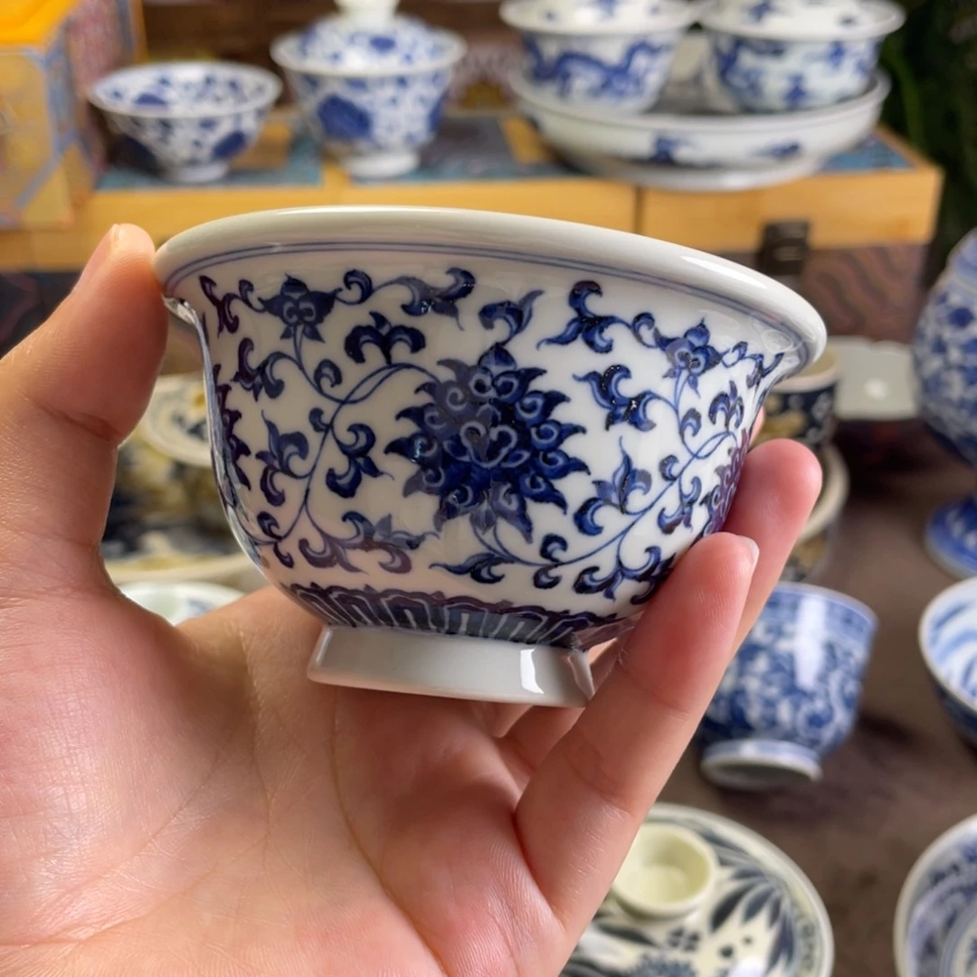 11景德镇青花缠枝莲