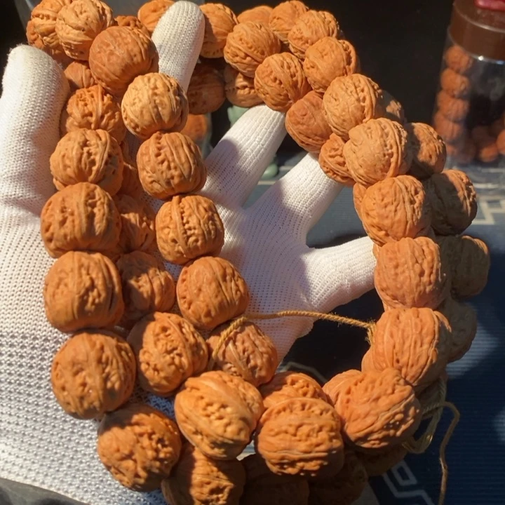 文玩核桃手串……22