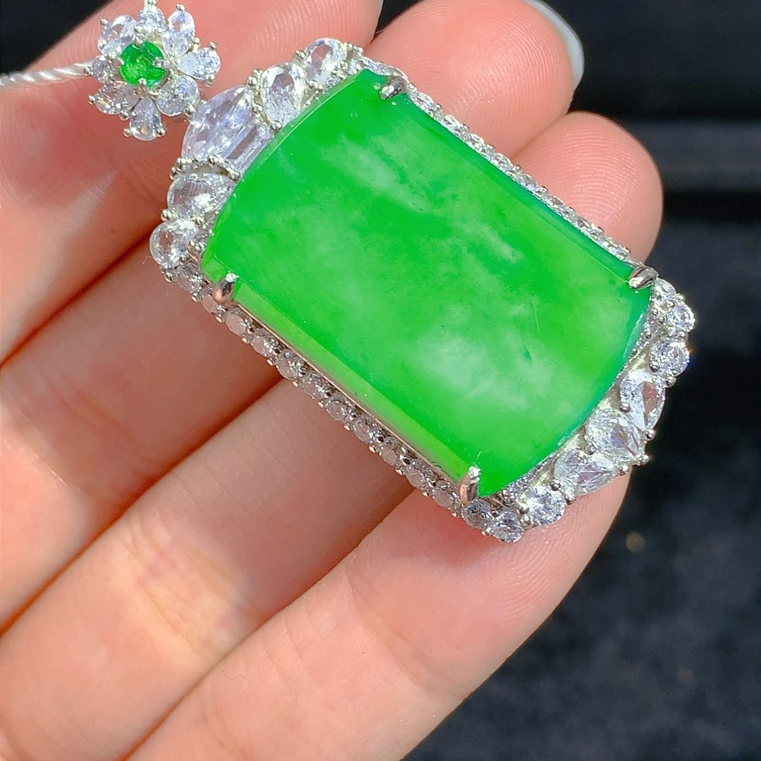 翡翠颈饰银S925镶嵌吊坠