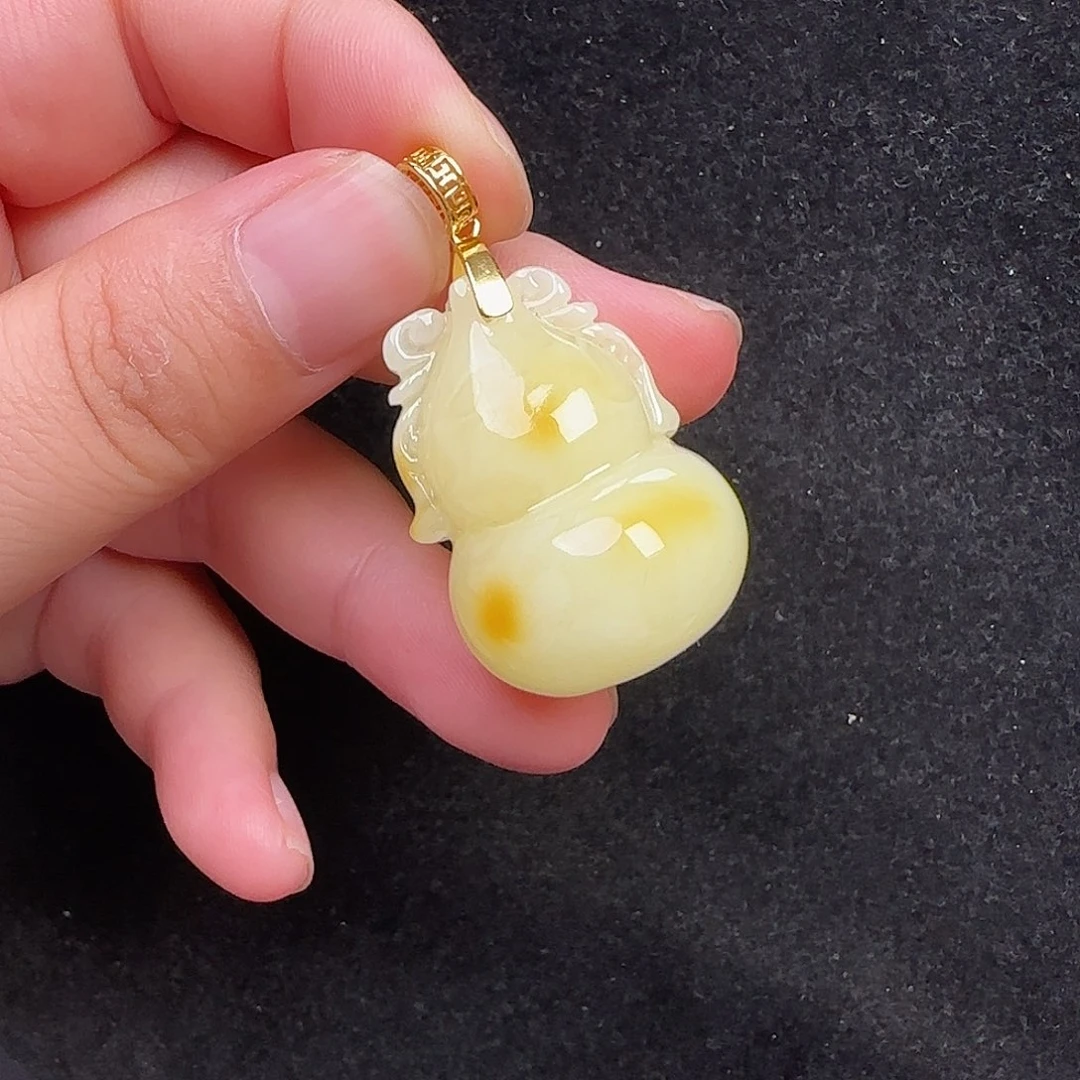 蜜蜡未镶嵌珠宝奇石