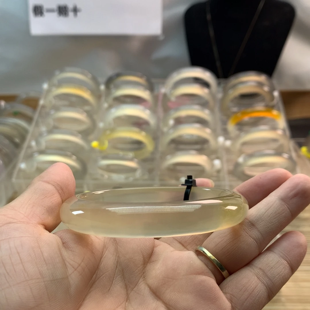 手镯玛瑙/玉髓未镶嵌