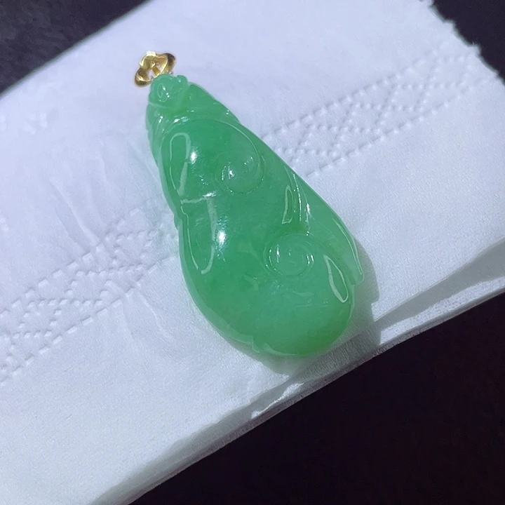 翡翠颈饰18K金镶嵌翡翠