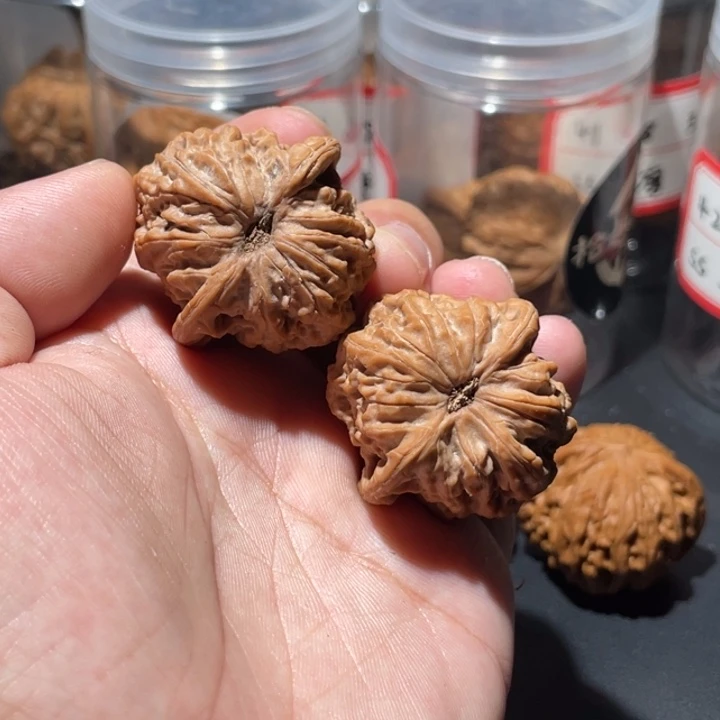 3***2吊坠文玩核桃37全品血麒麟