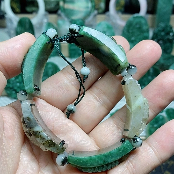 未镶嵌独山玉颈饰