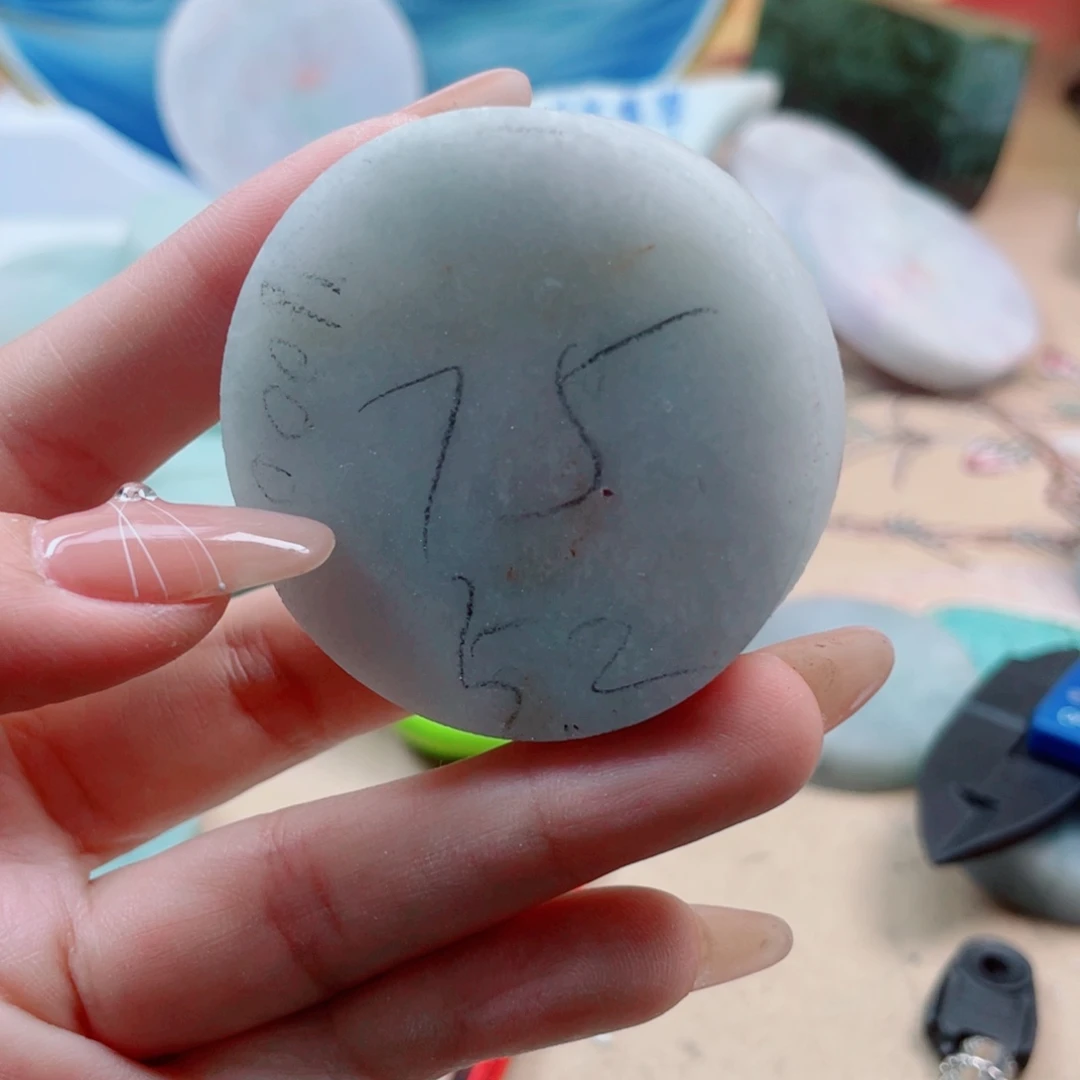 翡翠未镶嵌颈饰179……