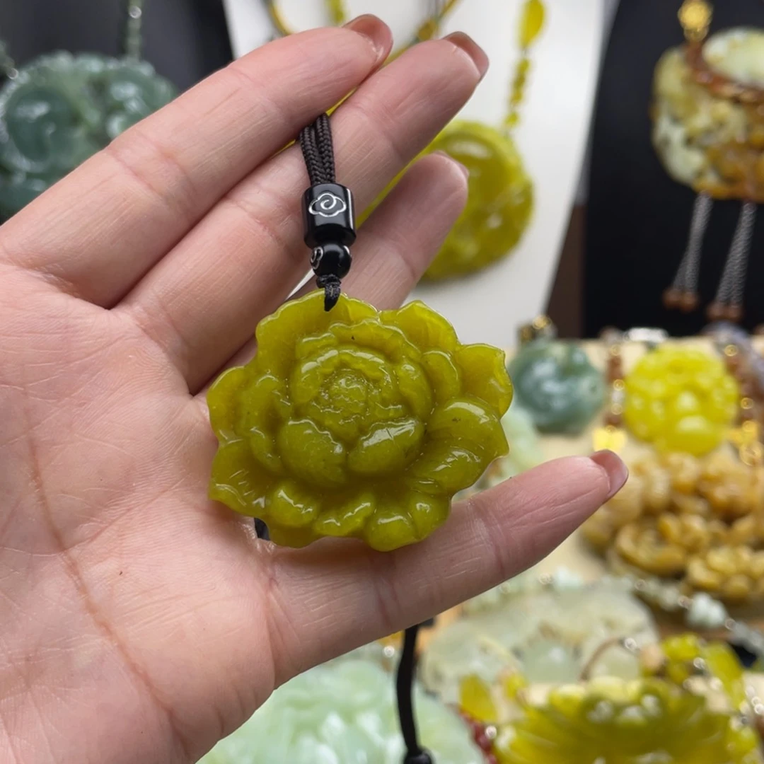 未镶嵌蛇纹石玉颈饰