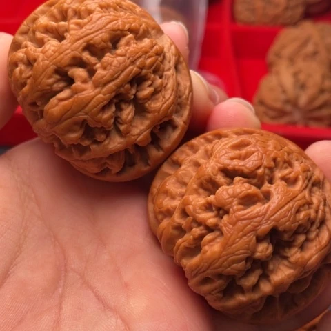 文玩核桃把件秦岭山脉核桃