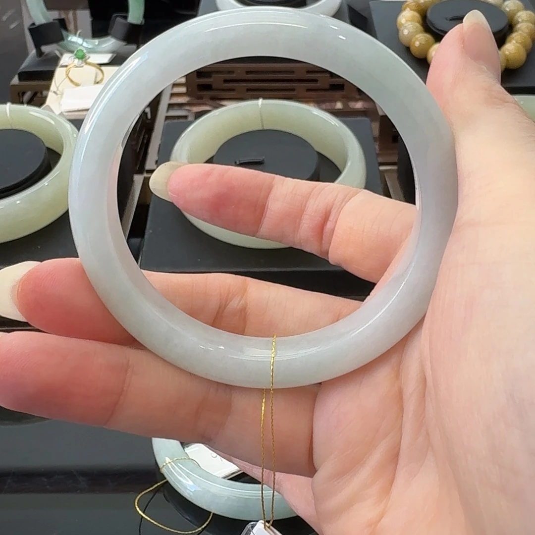 翡翠手镯未镶嵌天然翡翠饰品带证书