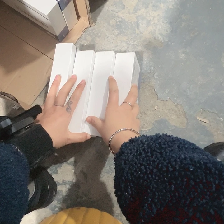 白但白拍一发4盒。