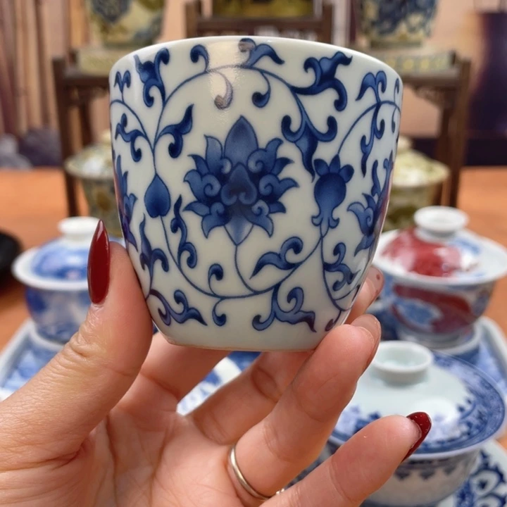 摆件青花缠枝莲主人杯