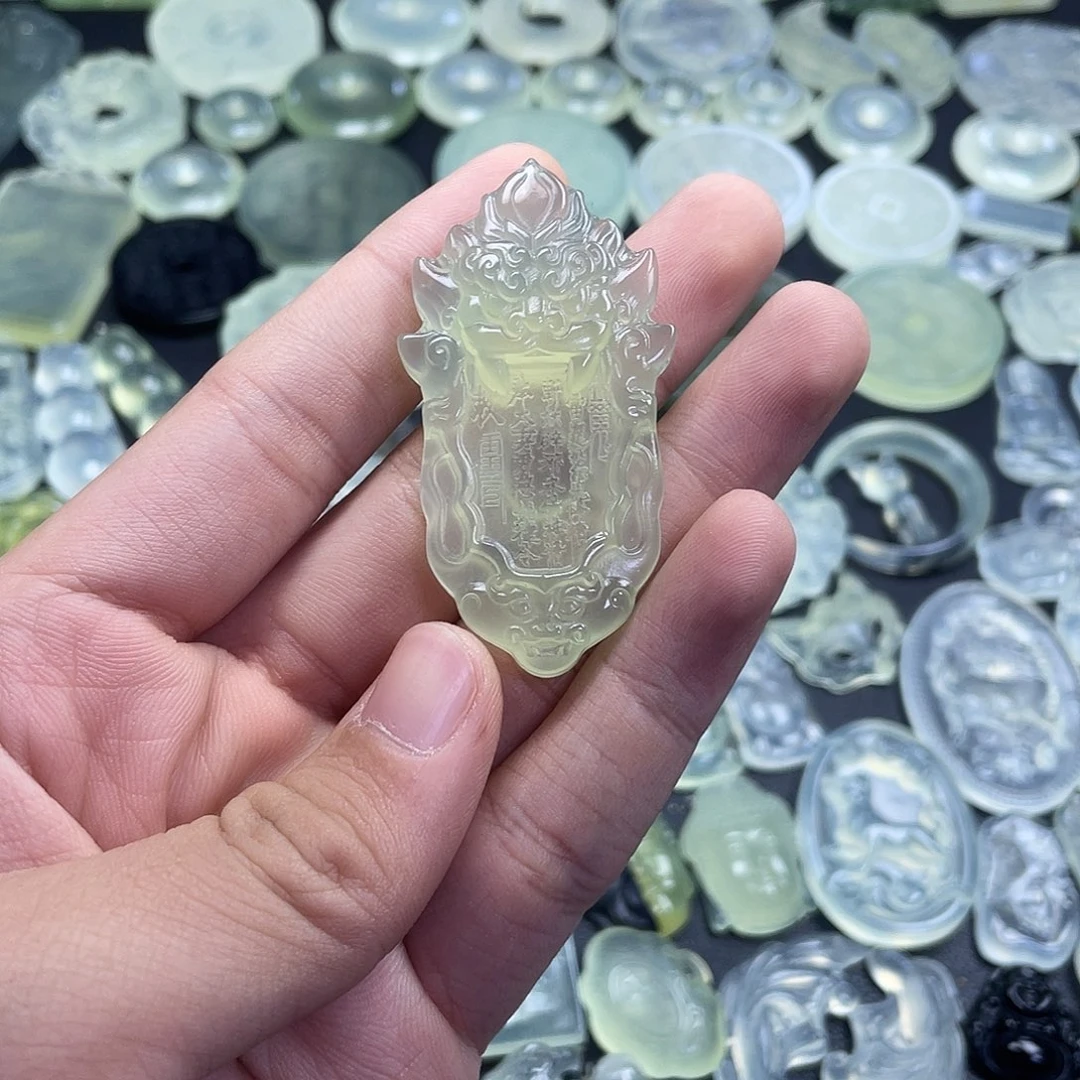 岫玉未镶嵌颈饰山鬼令