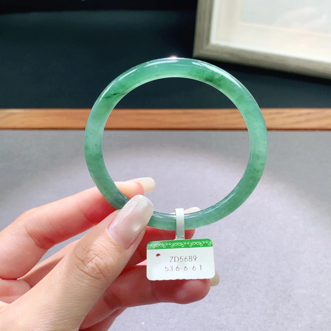 未镶嵌手镯翡翠天然