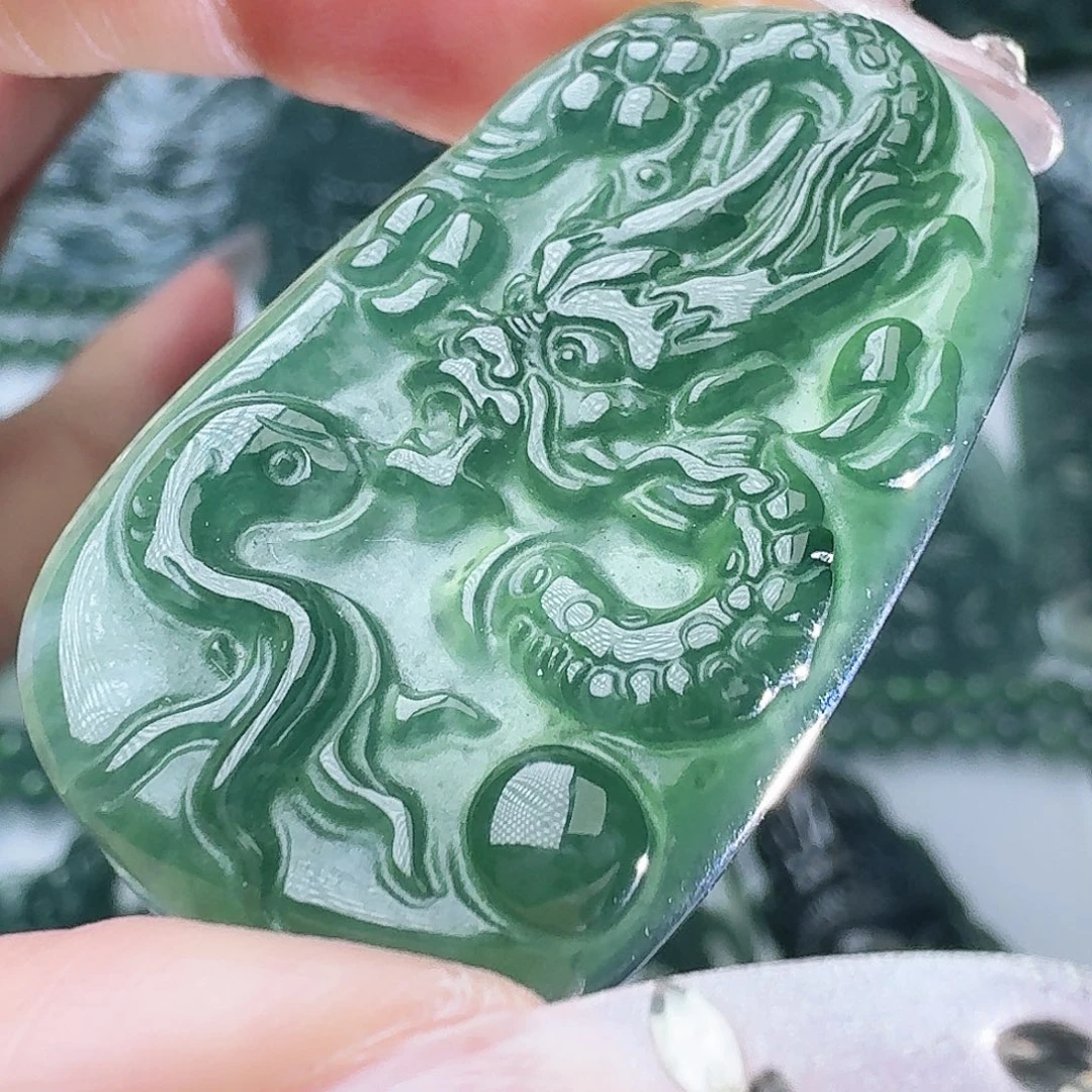 翡翠未镶嵌颈饰天然的A货翡翠多样性发其一