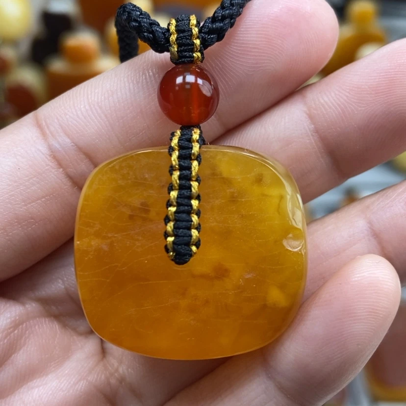 【闪购商品】琥珀颈饰未镶嵌