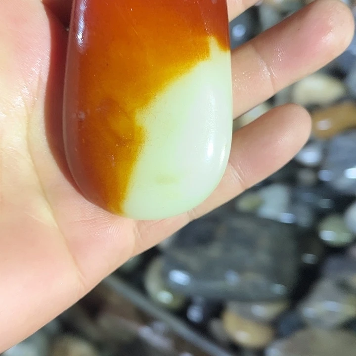 和田玉（糖玉）未镶嵌珠宝奇石