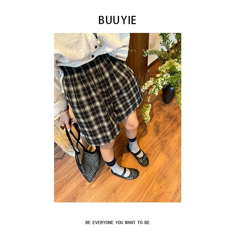BUUYIE 25SS【序格】极简风轻盈舒适小众黑格短裤 250474