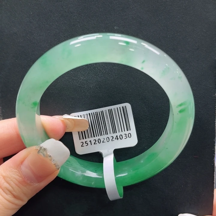 石英质玉（非洲翠）未镶嵌手镯