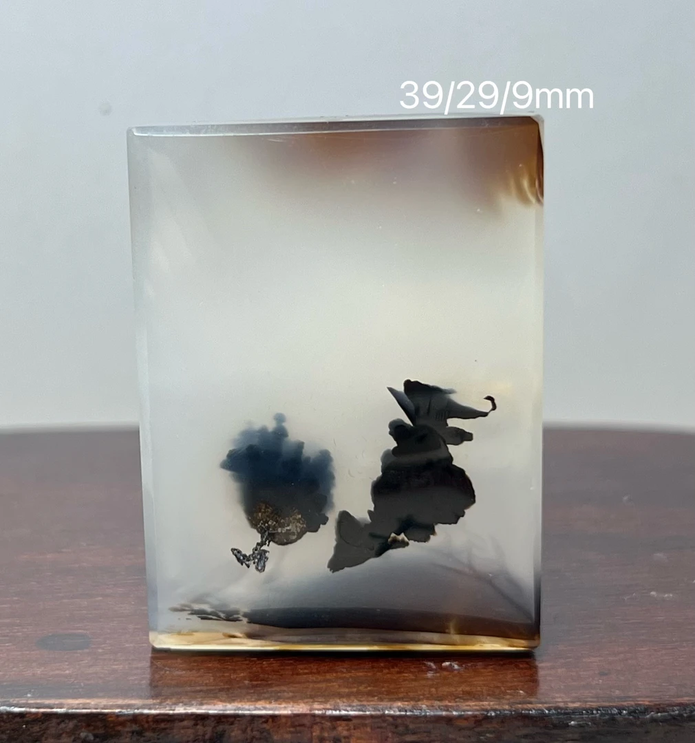 609海洋玉髓方牌吊坠手工抛光正面有矿坑背面有水晶洞介意勿拍