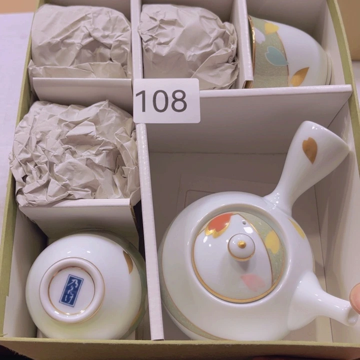 盖碗瓷器制作工艺精湛