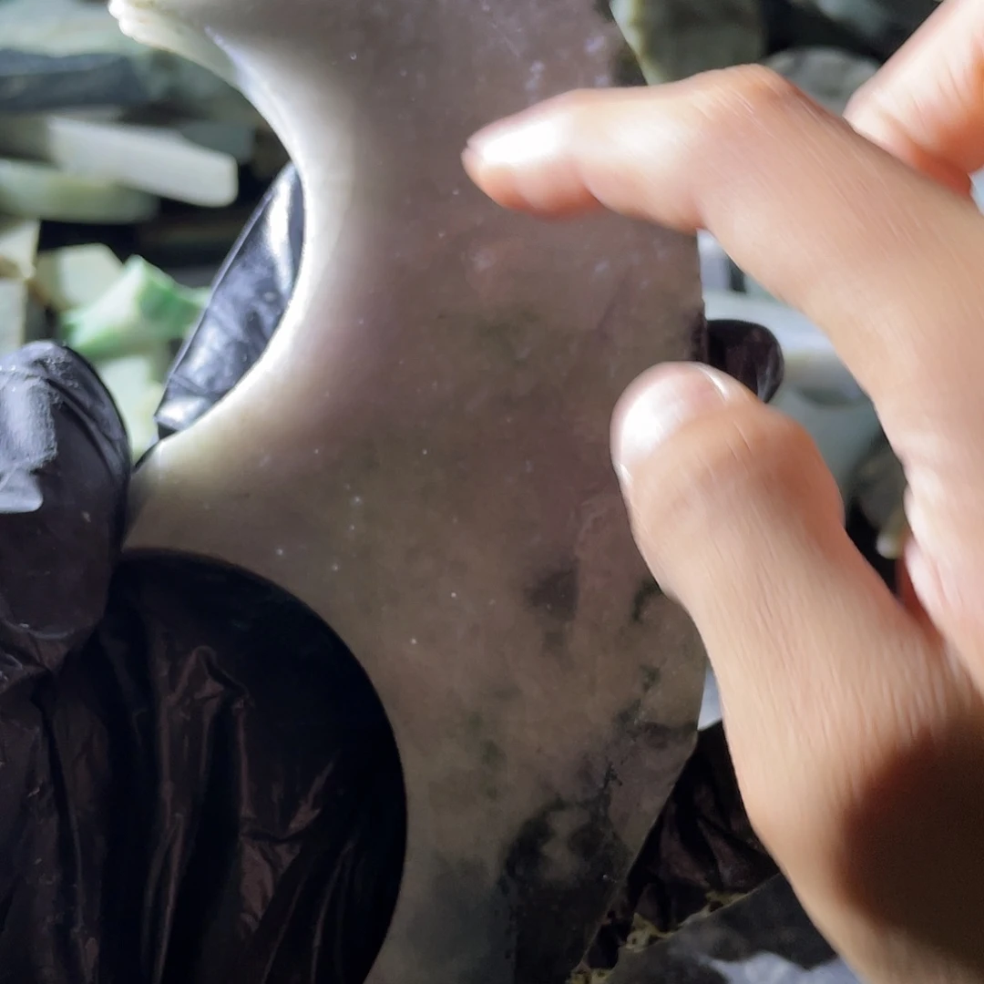 翡翠挂件未镶嵌定制翡翠毛料片料