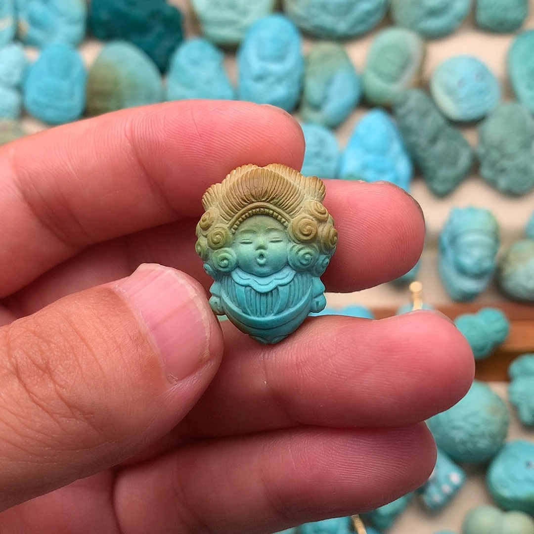 带***猬绿松石未镶嵌颈饰