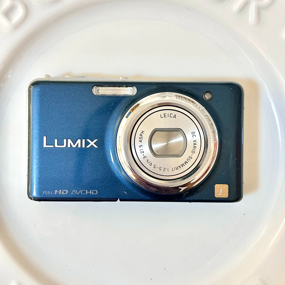 9新 Panasonic/松下 FX77 蓝色 1210w像素5倍光变 冷白皮氛围ccd
