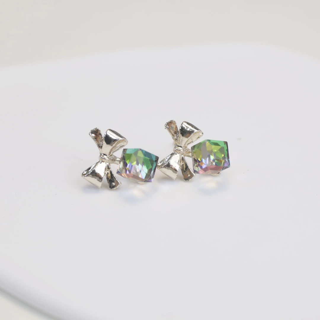 钛钢耳饰 盲盒镶嵌可爱风复古时尚耳钉爱心/水滴/铃铛日韩可爱女