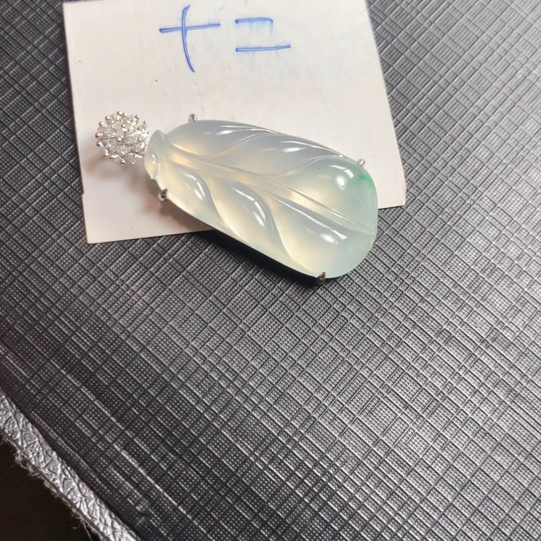 翡翠18K金镶嵌颈饰翡翠