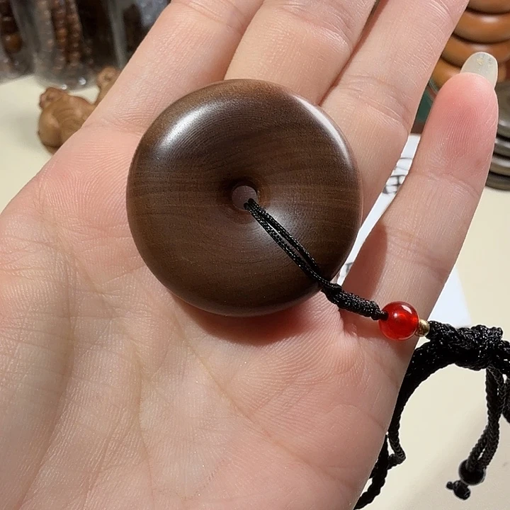 檀香木印度迈索尔老山檀香黑肉精工平安扣全品
