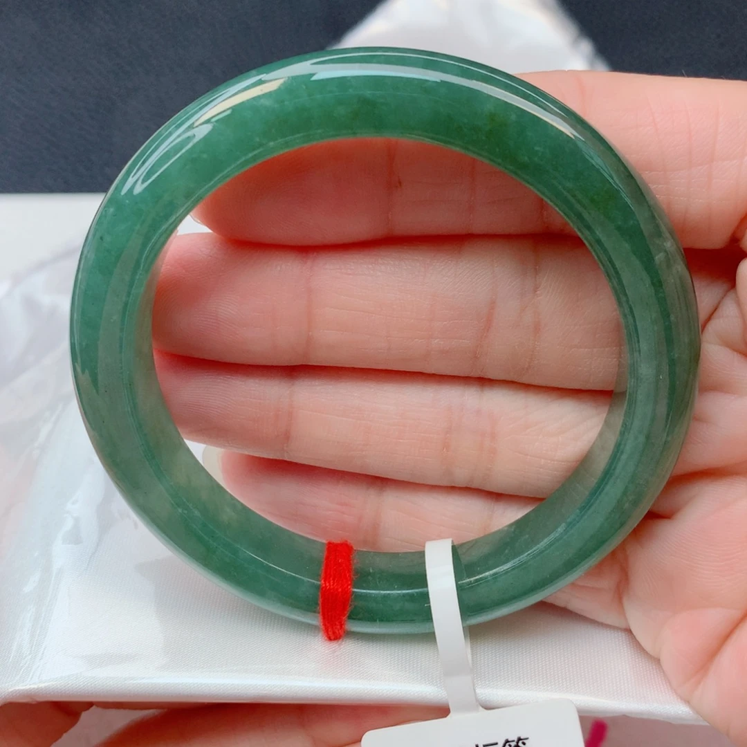 翡翠未镶嵌手镯52.8圈 油青底泥鳅背