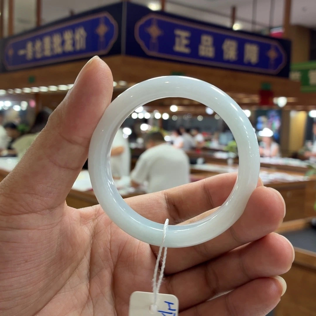 未镶嵌手镯翡翠手镯