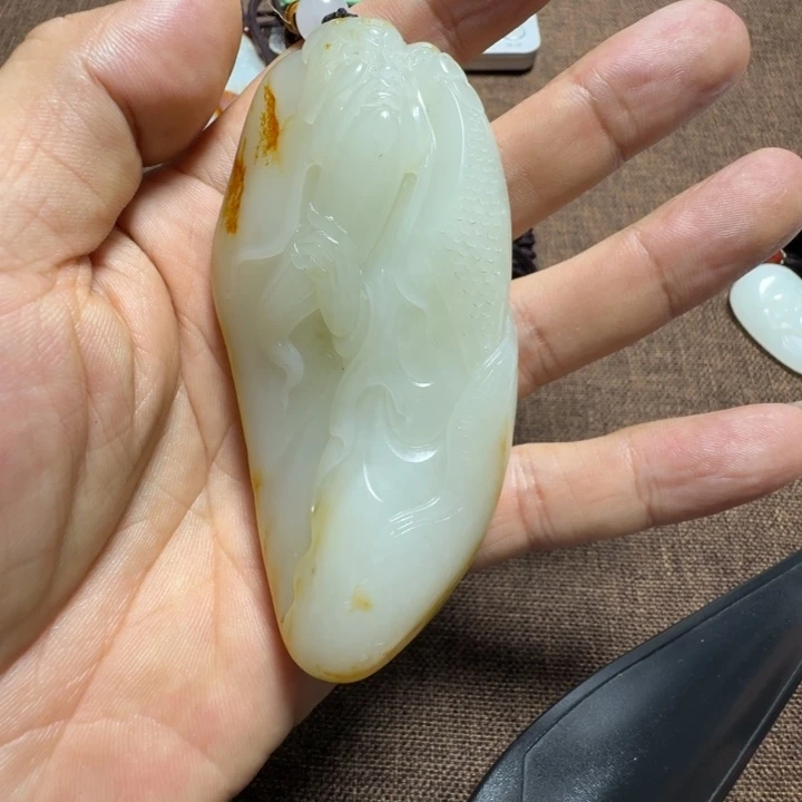 *****颈饰未镶嵌和田玉