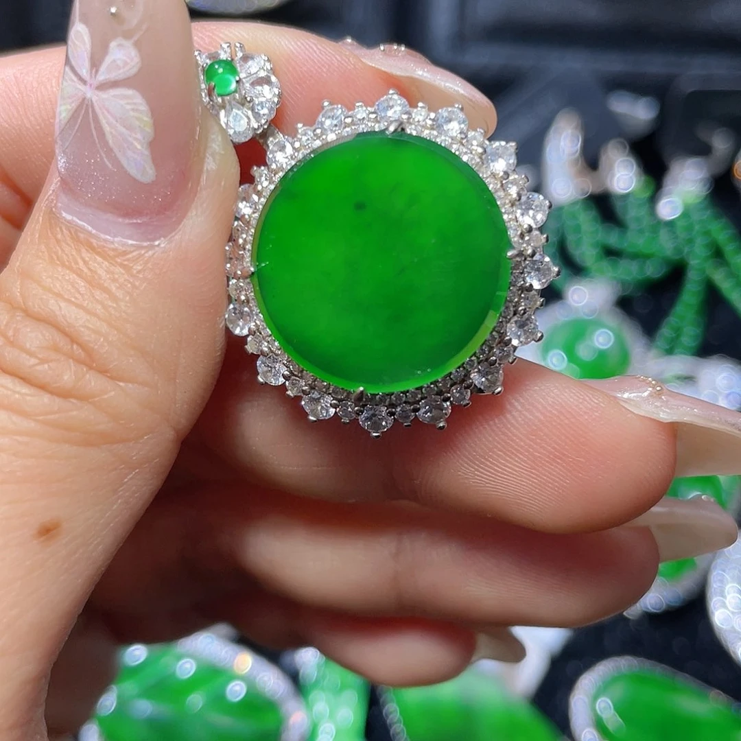 翡翠颈饰银S925镶嵌翡翠