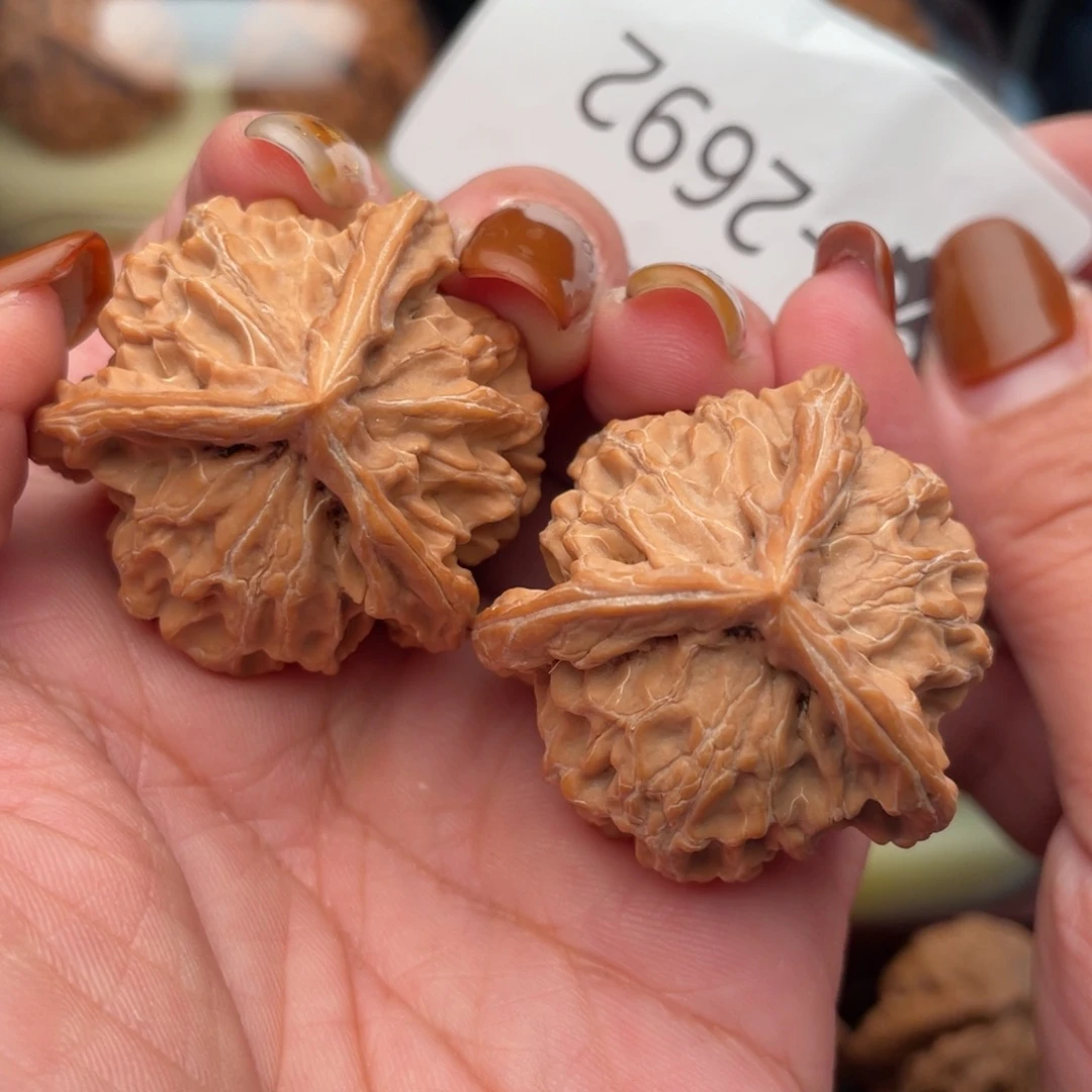 文玩核桃把件38盘山正奔