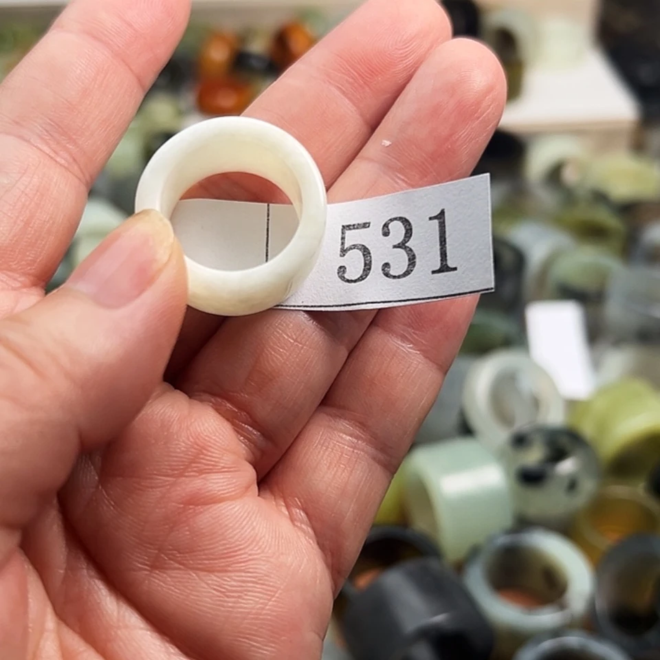 【闪购商品】未镶嵌蛇纹石玉戒指海*