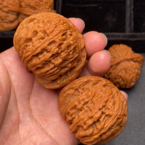 文玩核桃吊坠秦岭野生文玩核桃