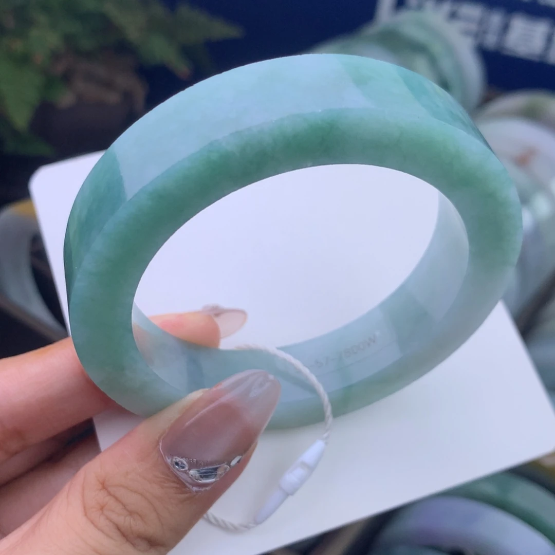 定制翡翠未镶嵌手镯不退不换