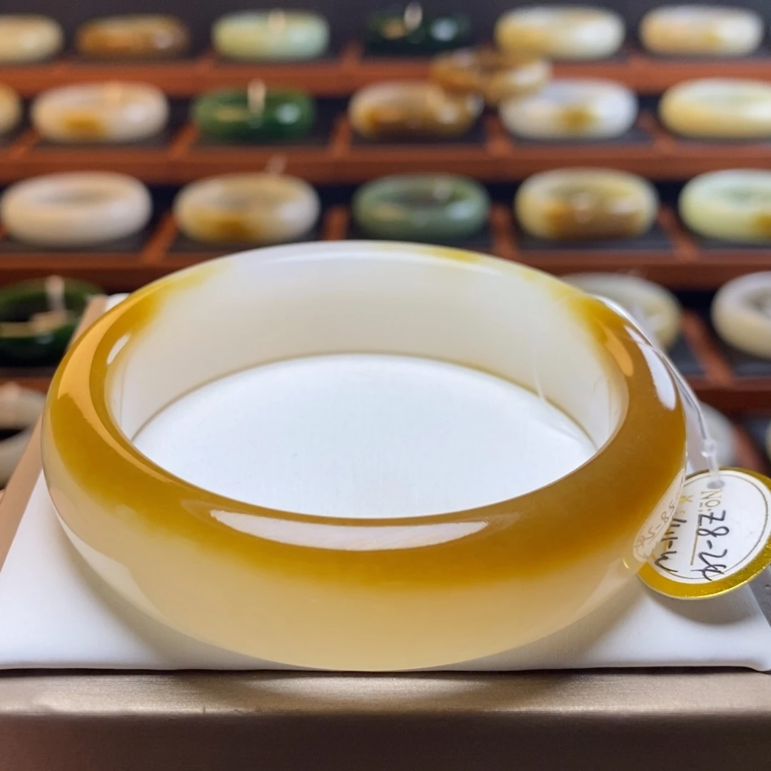 和田玉未镶嵌手镯60圈