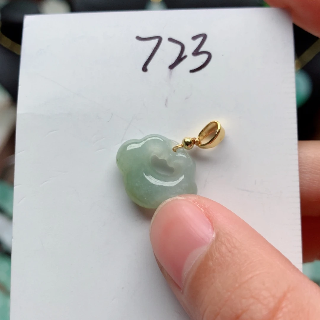 翡翠颈饰合金吊坠