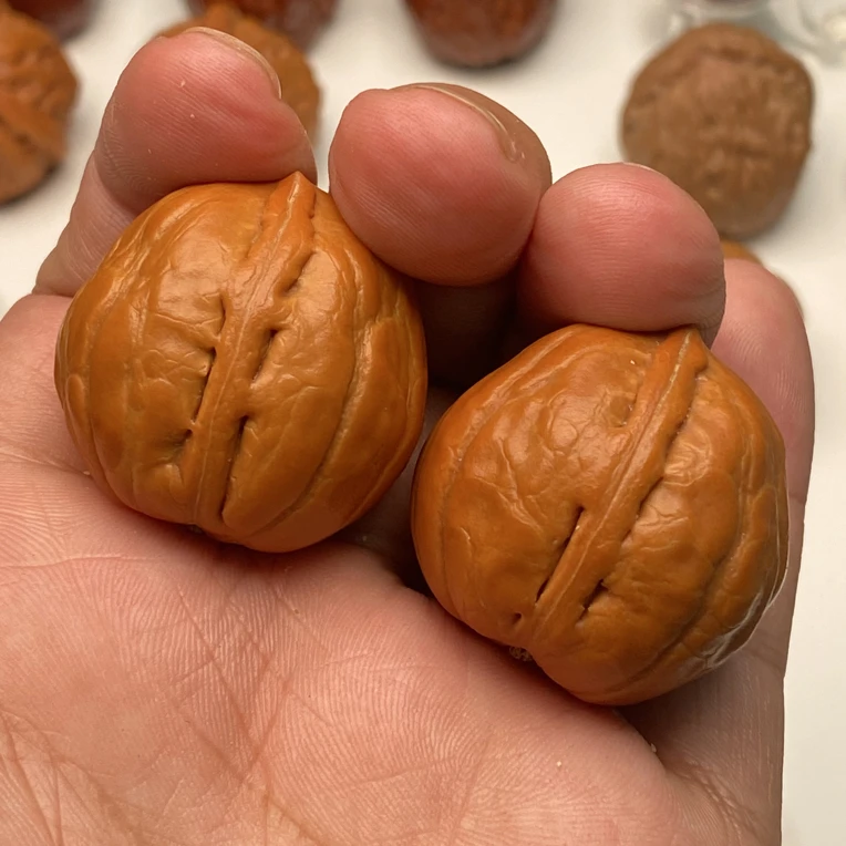 龟甲纹野生精品文玩小手捻核桃