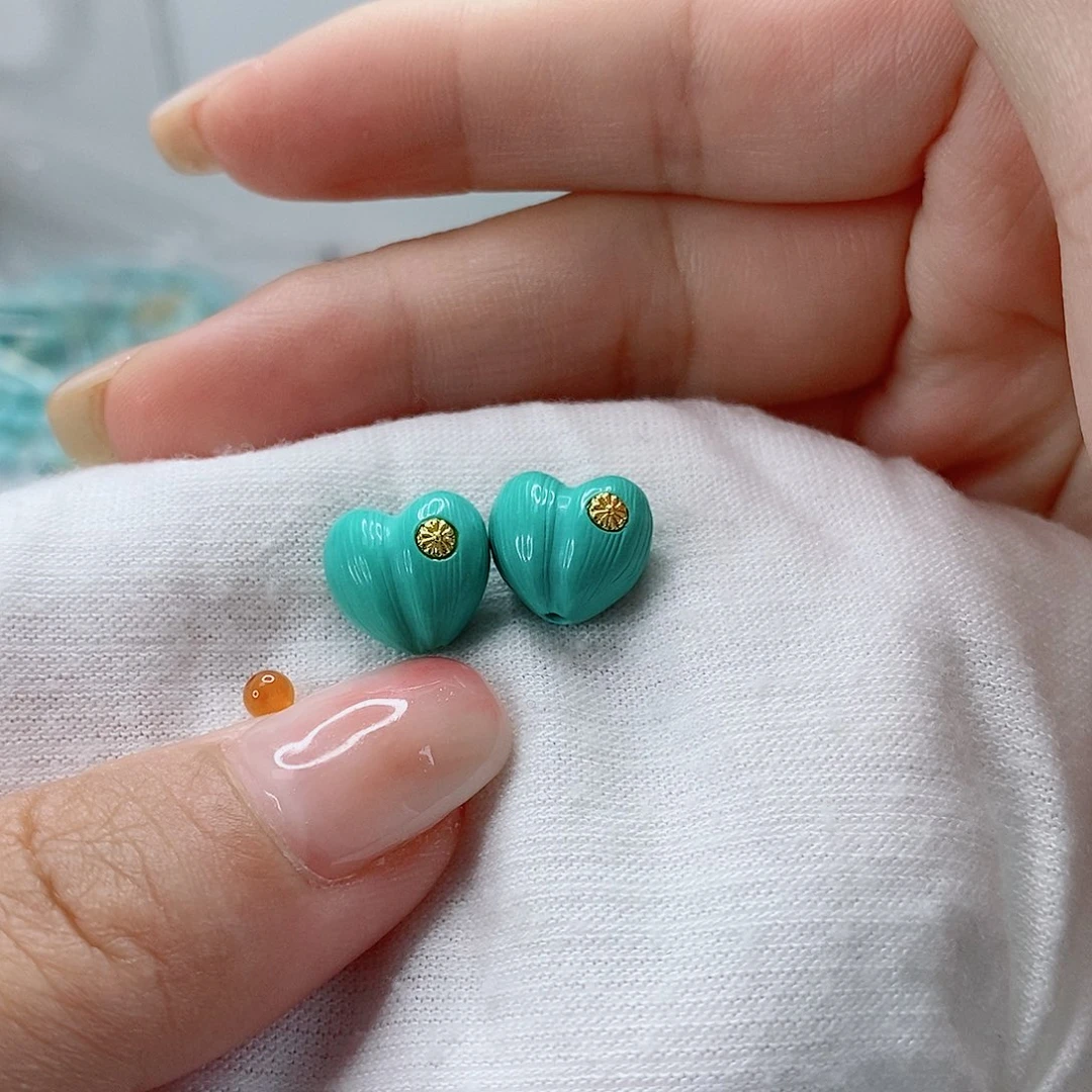 南红玛瑙未镶嵌珠宝奇石