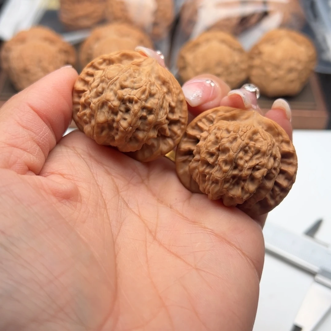 文玩核桃把件宽边38