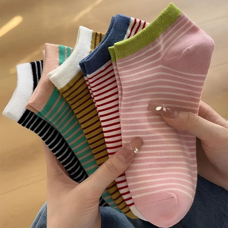秋冬新款多巴胺短筒袜常规款防臭袜子女士条纹防滑不掉跟韩版潮流